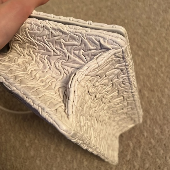 Like new Dior 30 montaigne white with gold hardware - Picture 5 of 8